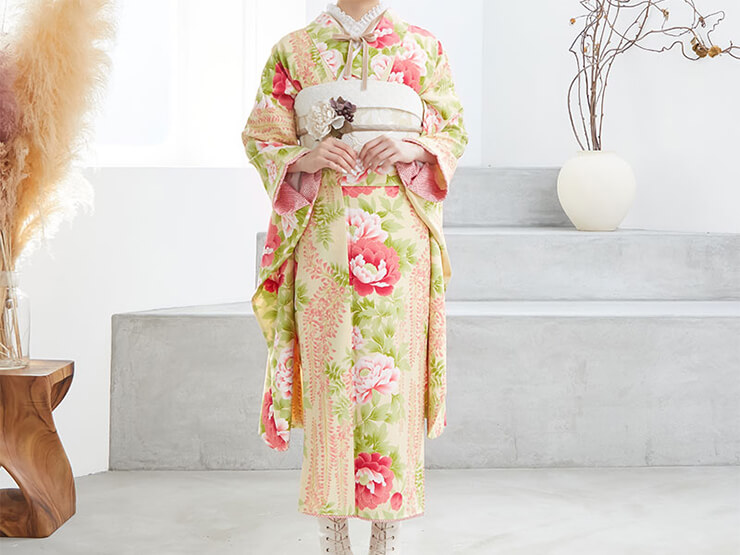 新鮮さと懐かしさ、夢館の振袖で華やぐ一日を